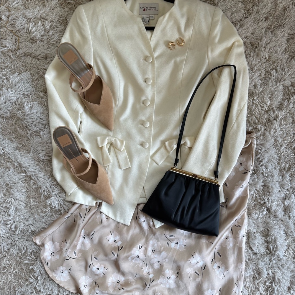Elegant Cream Blazer (vintage)